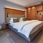 فندق Edelweiss Superior 4*
