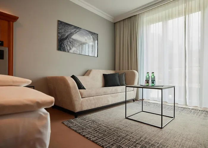 Edelweiss Superior Hotel 4*