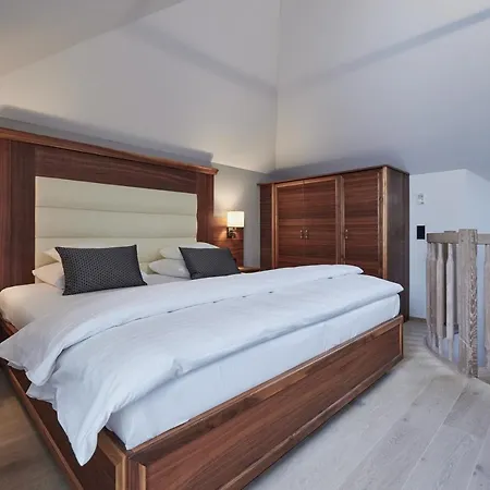 فندق Edelweiss Superior 4*