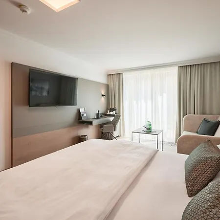 Edelweiss Superior Hotel 4*