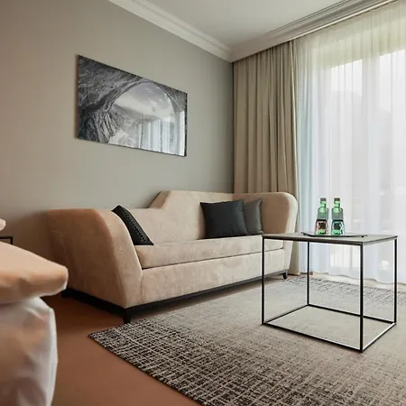Edelweiss Superior Hotel 4*
