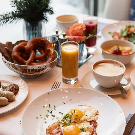 Edelweiss Superior Hotel 4*